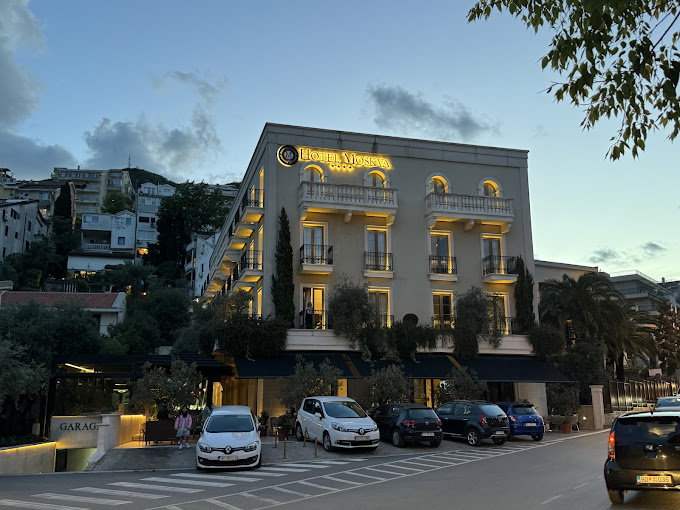 Hotel Moskva 4*